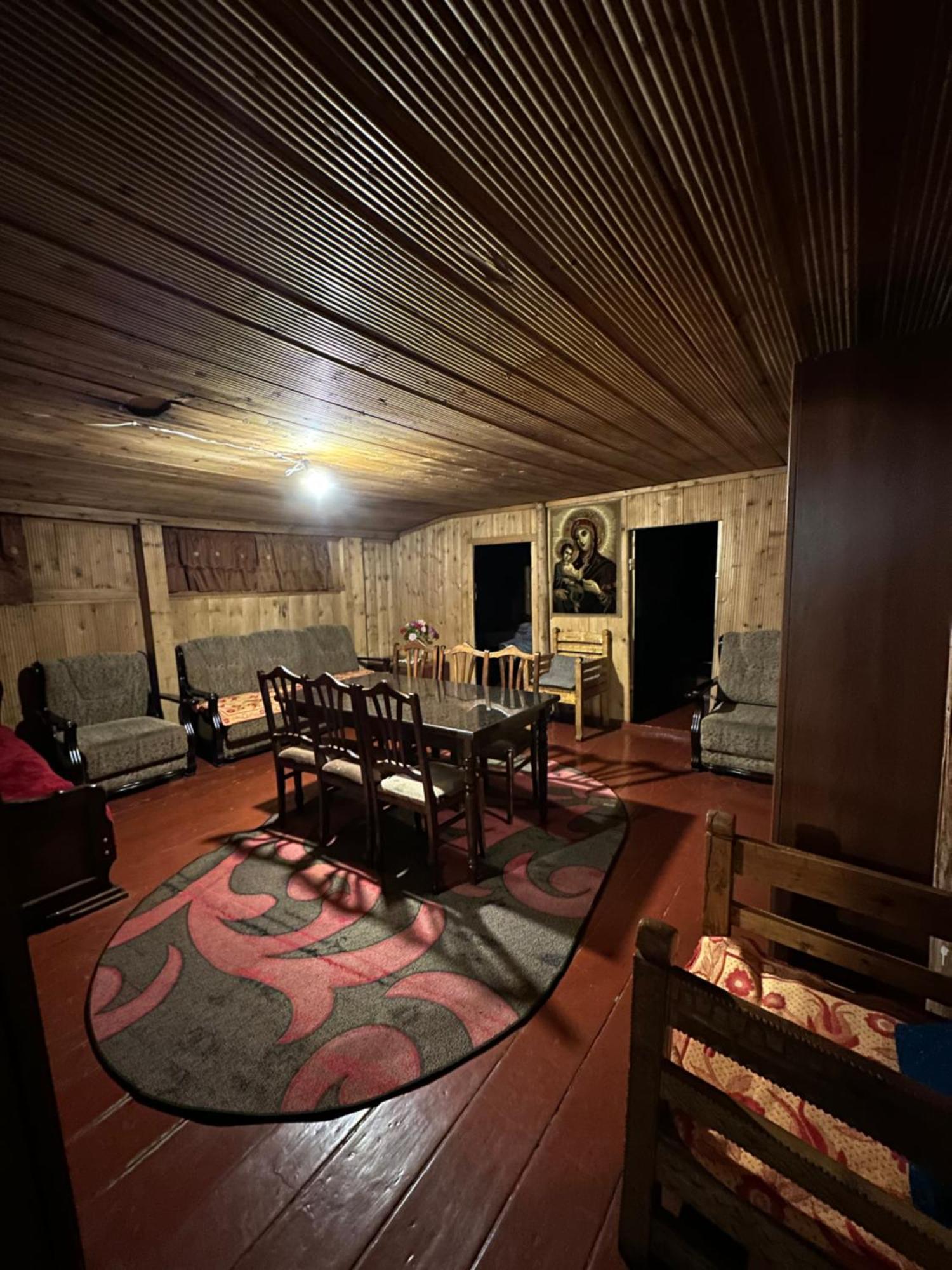 Old House Hotel Usguli Kültér fotó